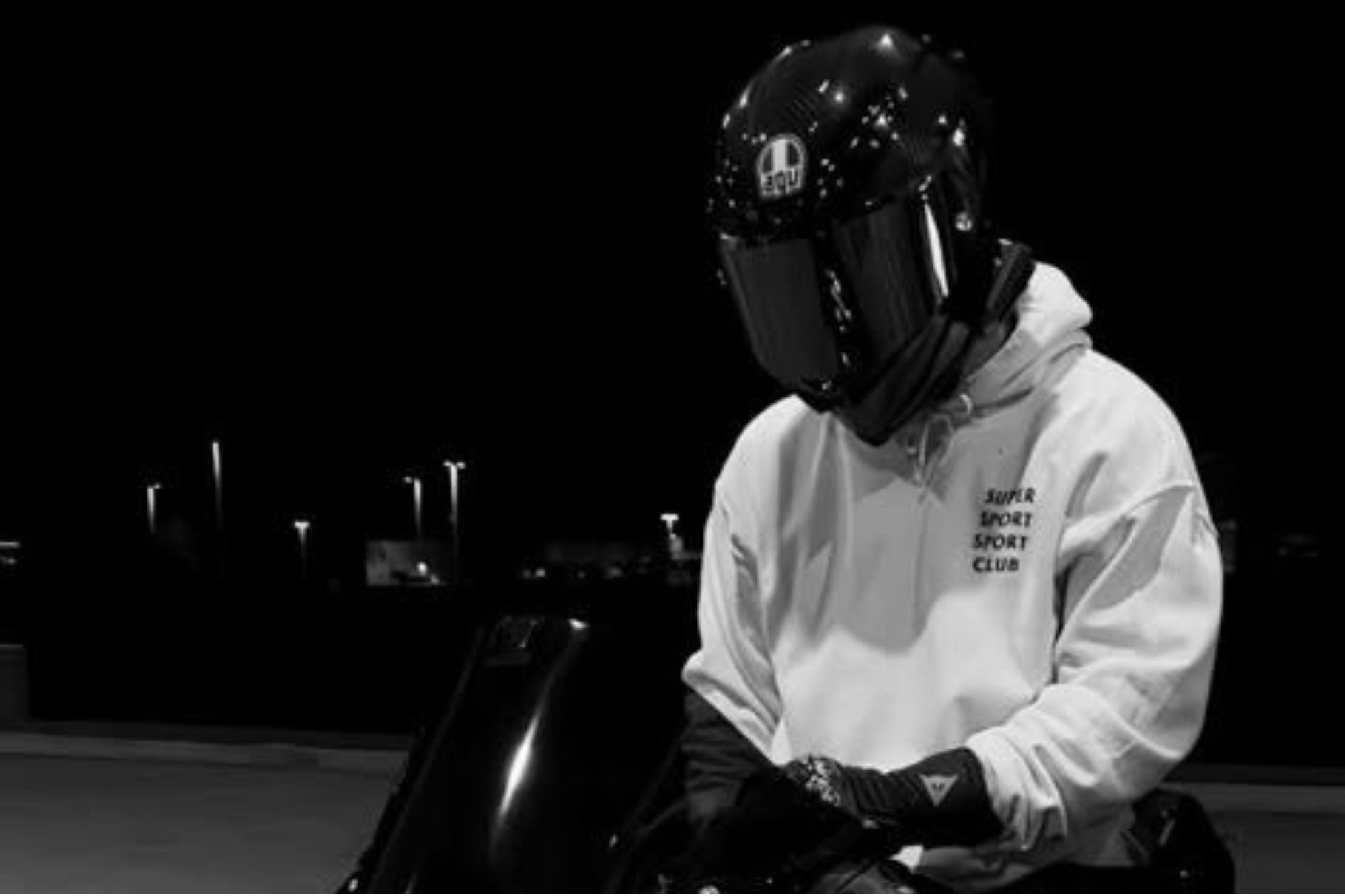 rider white